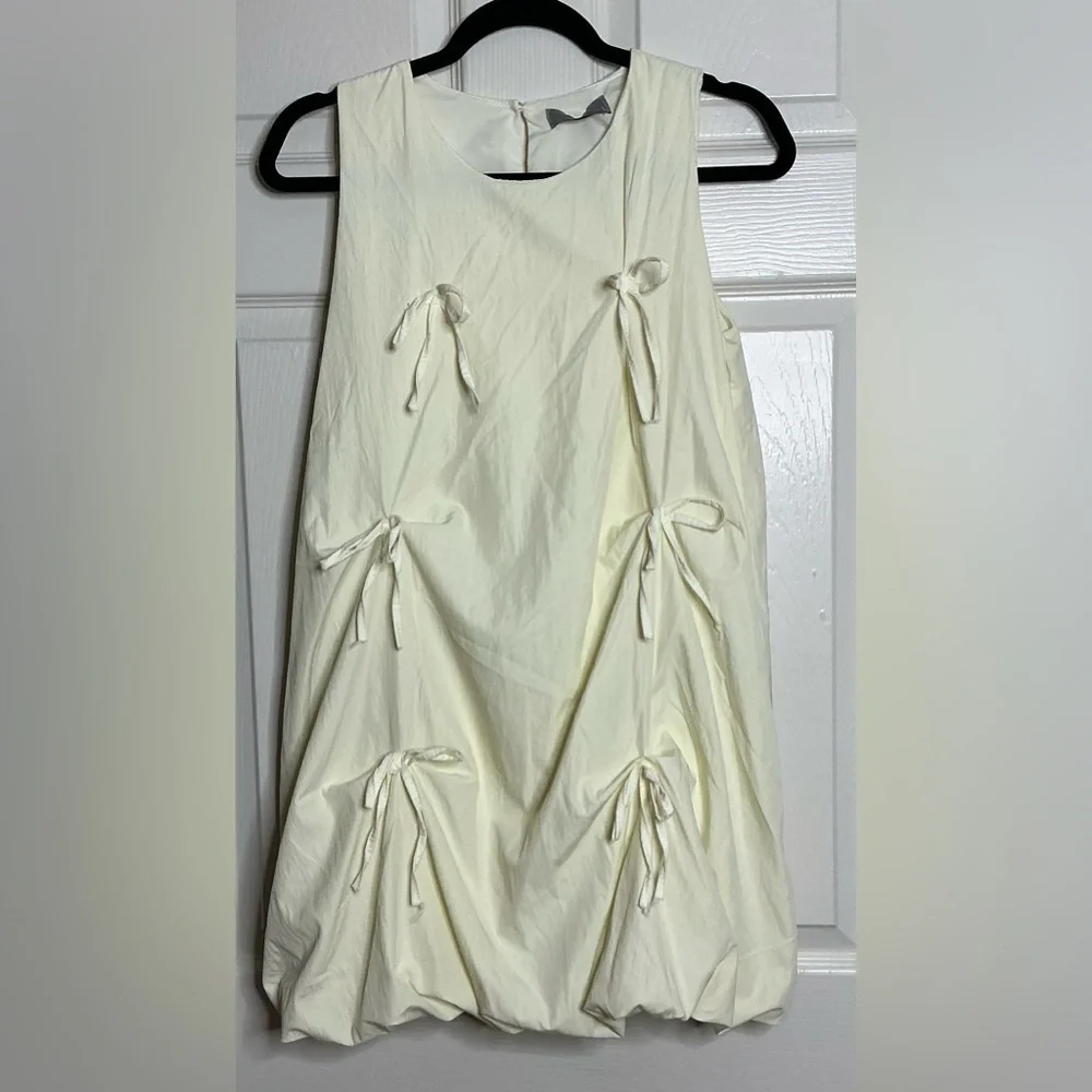 Cream Sheath Dress with Crew Neck for Cocktail Events